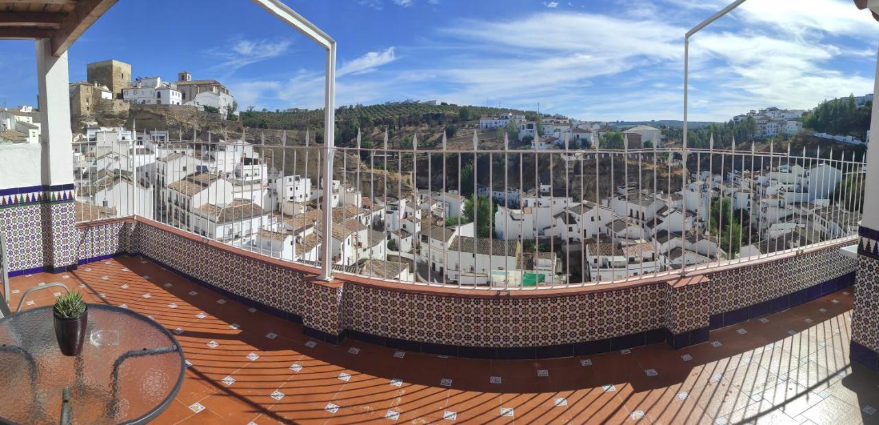 Casa De Las Lanzas Setenil De Las Bodegas Ruang foto