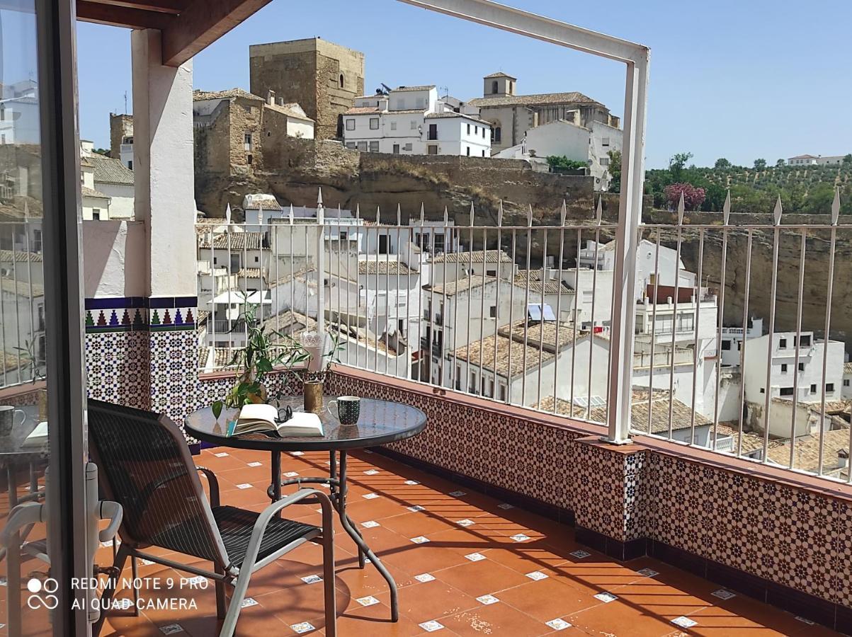 Casa De Las Lanzas Setenil De Las Bodegas Bagian luar foto