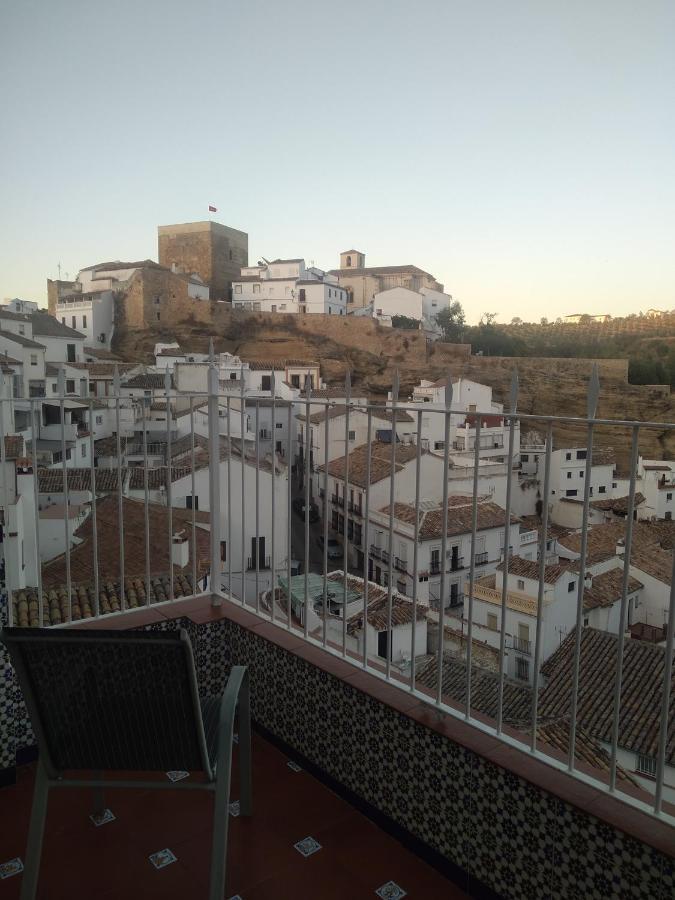 Casa De Las Lanzas Setenil De Las Bodegas Bagian luar foto